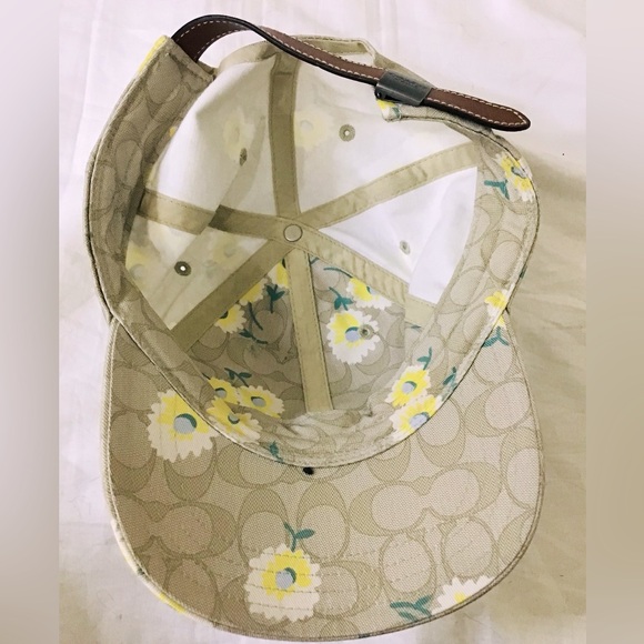 Coach Daisy Print Baseball Cap NWOT - Picture 3 of 5